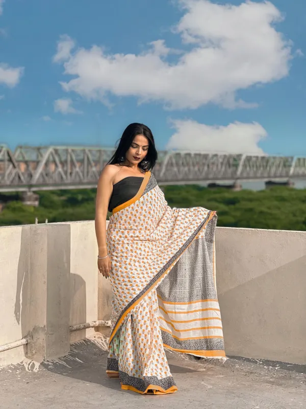 HANDICRAFT_WOMEN'S_Ikkat_PRINT_PURE_SOFT_COTTON_SAREE_WITH_BLOUSE_PIECE_With_Blouse_Piece